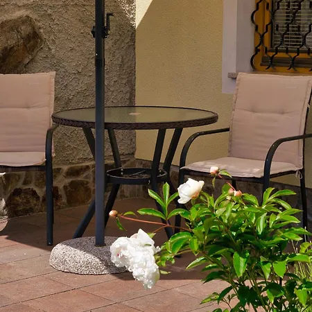 Pinus Alpinia דירה *